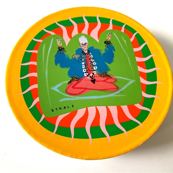 Iris Apfel Scarab Crystallized Eaarings-New in Box - Picture 11 of 16